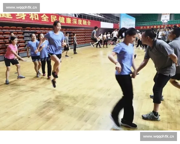 精彩激烈的比赛跳绳视频全面呈现速度节奏与团队配合魅力瞬间风采